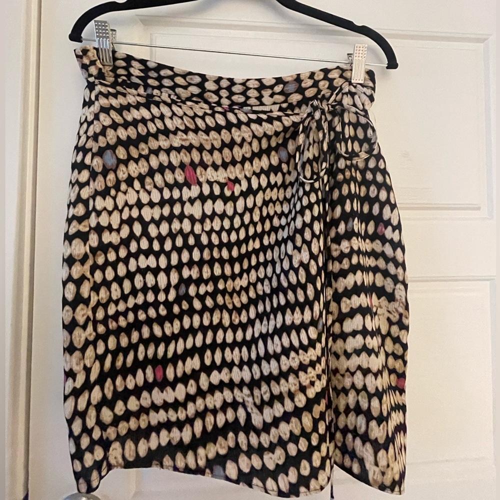 Abstract pattern wrap skirt